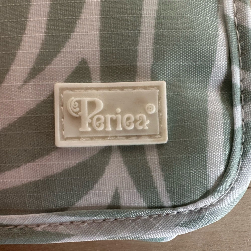 Stylish Green and White Purse Organizer - Picture 2 of 12